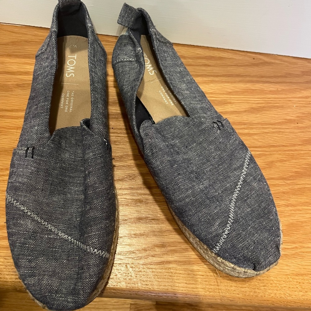 Toms - Picture 7 of 10